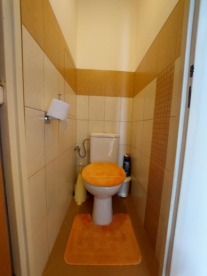 Apartman Merry Bratislava Buitenkant foto